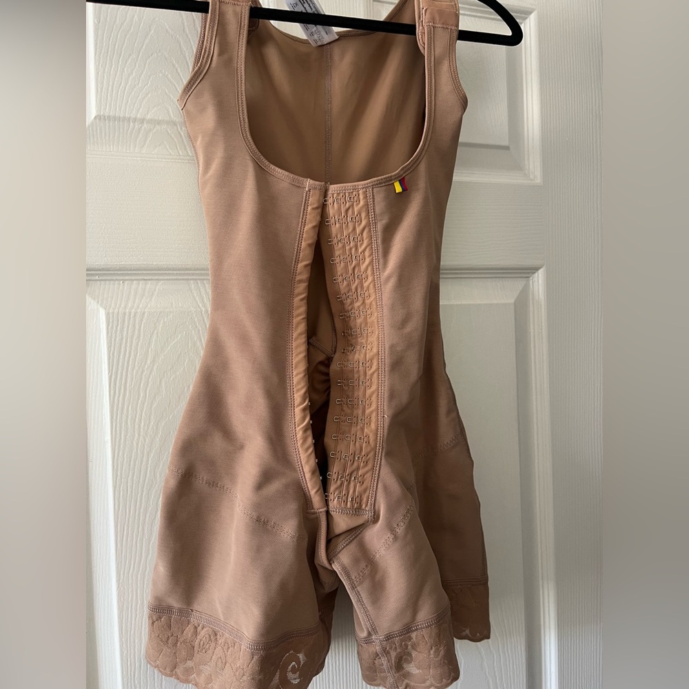 Beige Shapewear Bodysuit/Colombian faja
